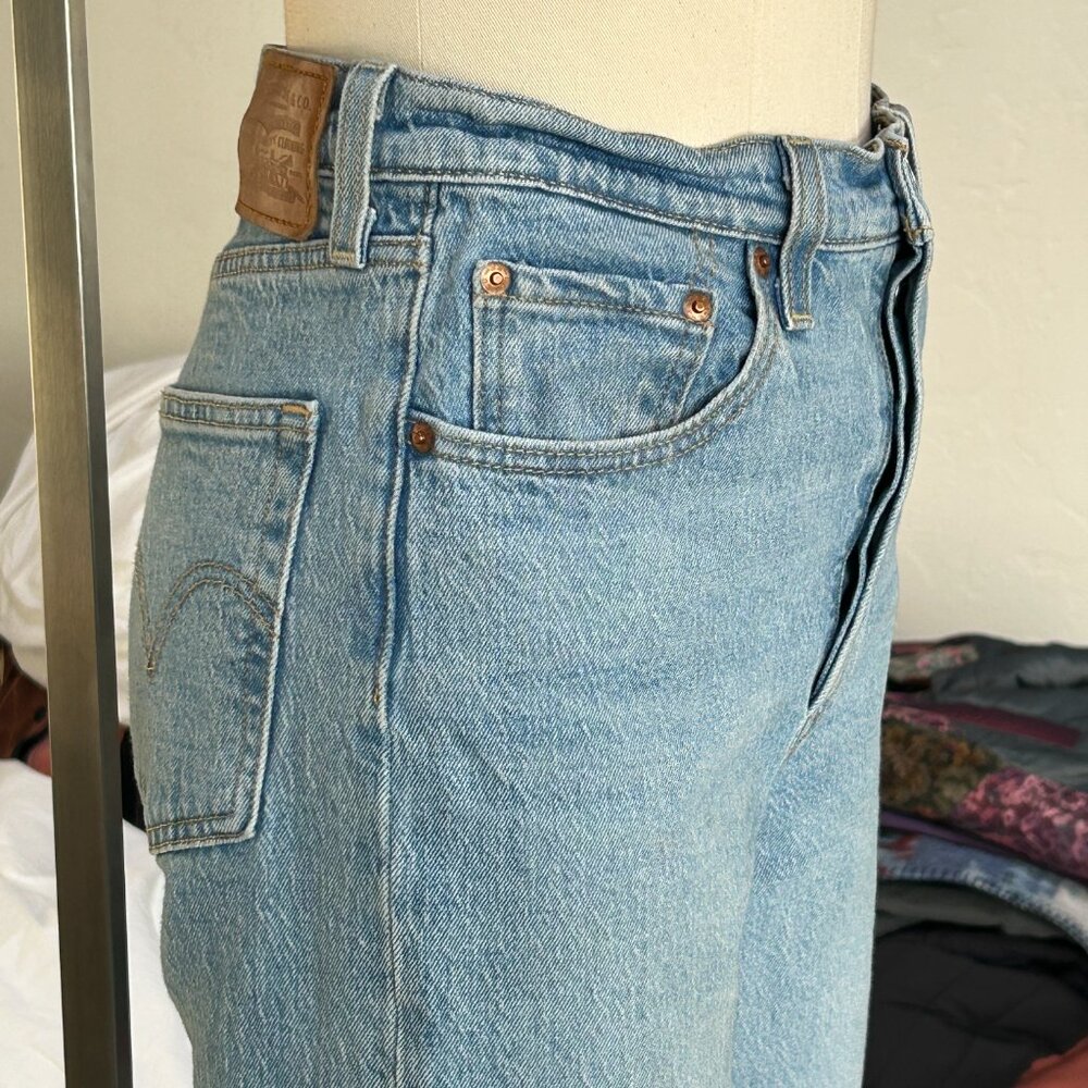 Levi's Ribcage Straight Leg Jeans - Picture 13 of 14